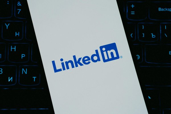 Mastering linkedin: essential strategies for uk law firms to highlight their expertise